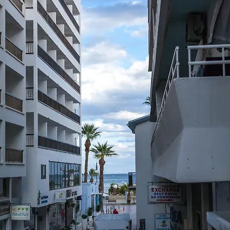 Les Palmiers House Apartment Larnaca Exterior photo